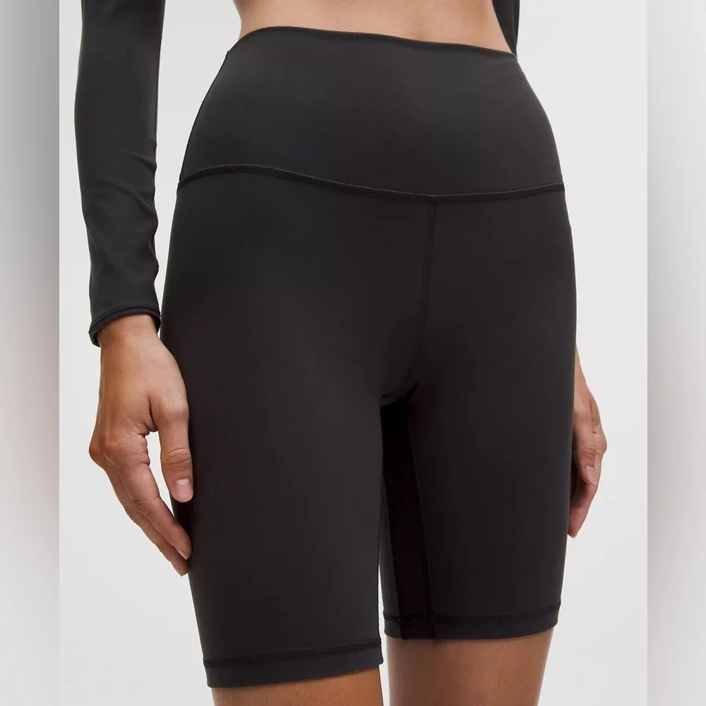Lululemon Align™ High-Rise Short 8" - Sz 4 - Picture 2 of 8